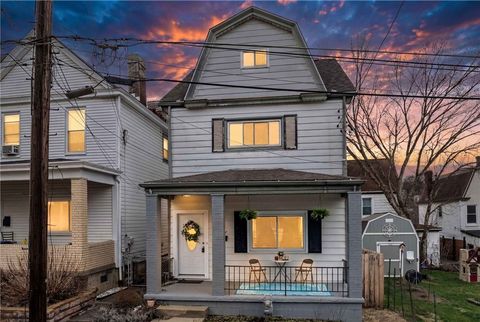 Photo of 731 Wills St, Pittsburgh, PA 15211 (MLS # 1743580)