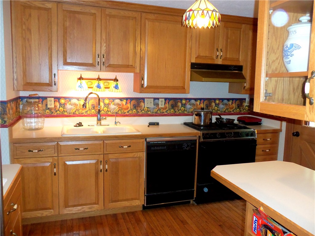 Peters Twp, Pennsylvania 15317, United States, 3 Bedrooms Bedrooms, ,3 BathroomsBathrooms,Residential,Pending,192641