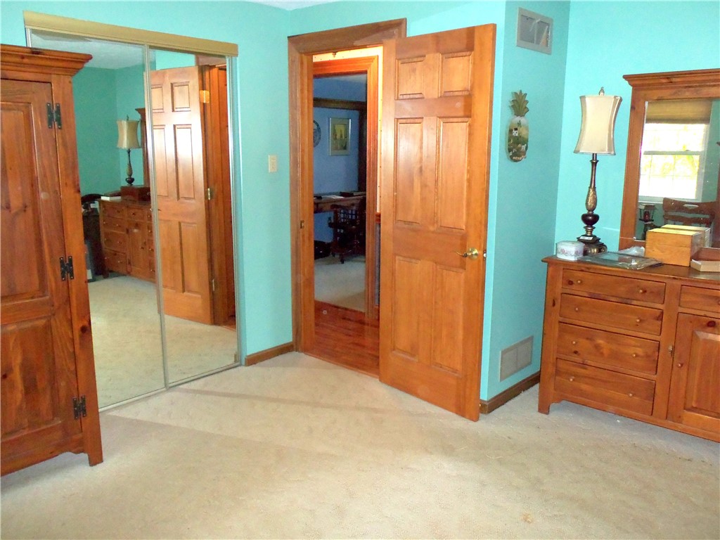 Peters Twp, Pennsylvania 15317, United States, 3 Bedrooms Bedrooms, ,3 BathroomsBathrooms,Residential,Pending,192641