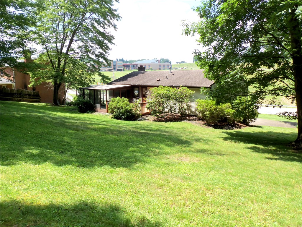 Peters Twp, Pennsylvania 15317, United States, 3 Bedrooms Bedrooms, ,3 BathroomsBathrooms,Residential,Pending,192641