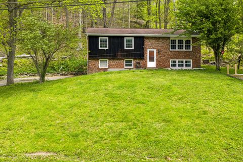 Homes For Sale - 2955 Pine Grove Road<br/> Industry, PA 15052
