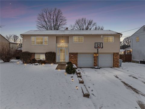 Photo of 410 Governor Dr, Allison Park, PA 15101 (MLS # 1735604)
