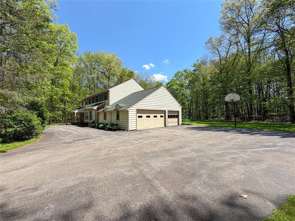 438 Edgewood Dr