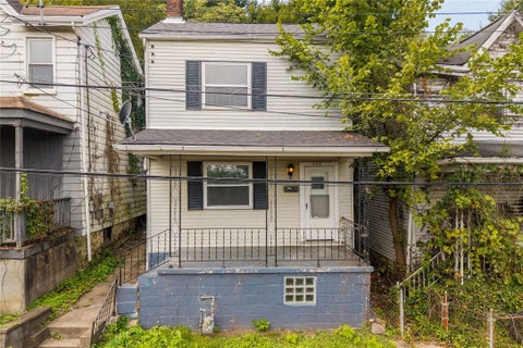 Homes For Sale - 429 Alexander Street St<br/> McKees Rocks, PA 15136