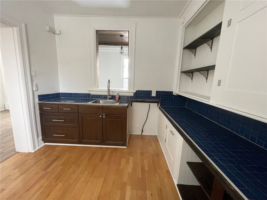 Dormont, Pennsylvania 15216, United States, 1 Bedroom Bedrooms, ,1 BathroomBathrooms,Residential,Active,4655