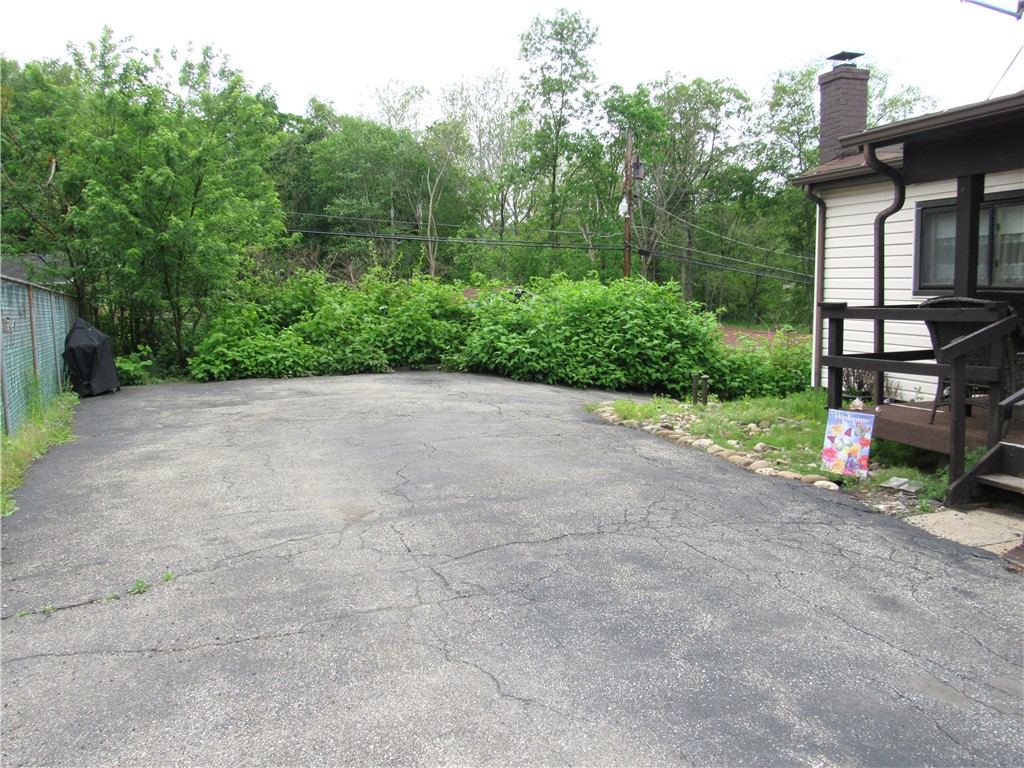 105 Ecker Ln