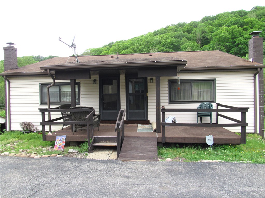 105 Ecker Ln