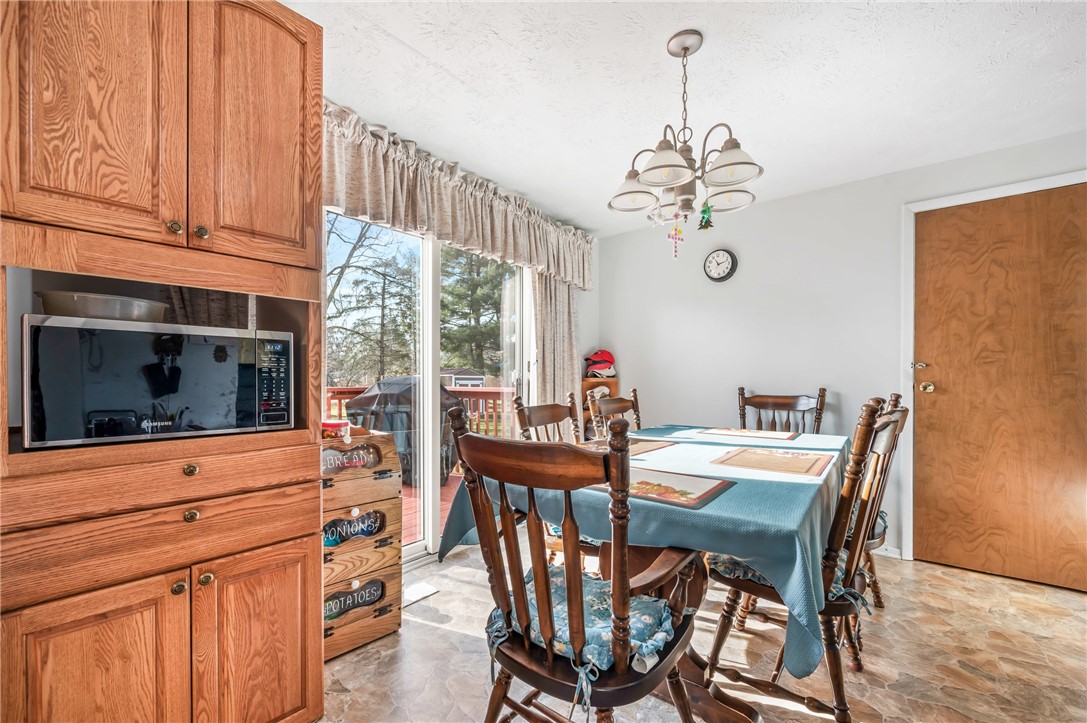 West Middlesex Boro, Pennsylvania 16159, United States, 3 Bedrooms Bedrooms, ,1 BathroomBathrooms,Residential,Contingent,23767