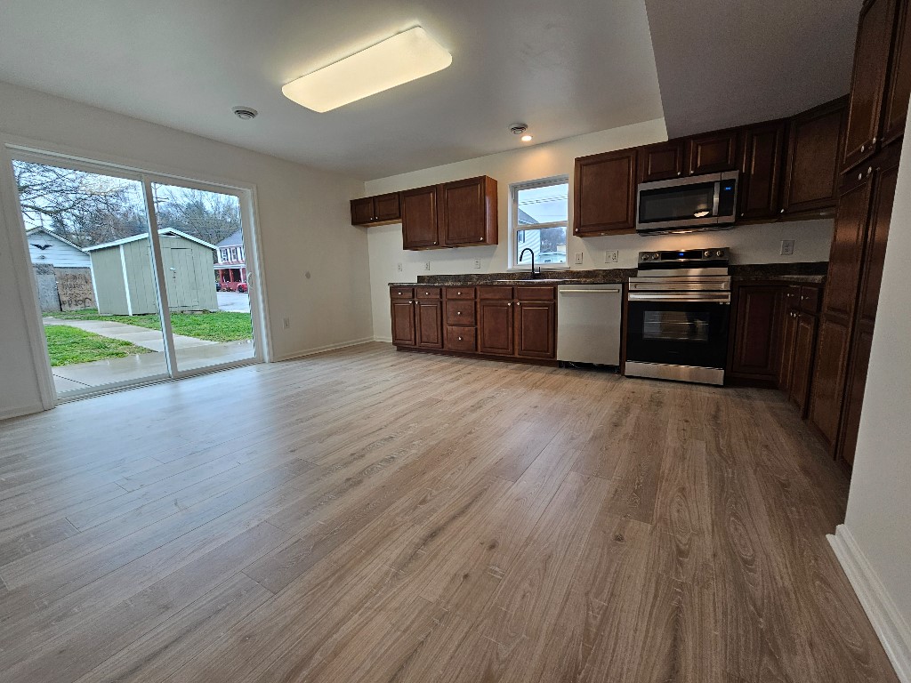 414 S 6th St, Jeannette, Pennsylvania image 4