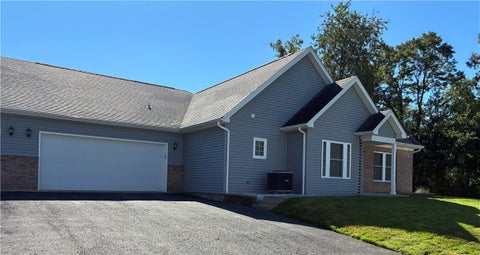 Condo For Sale - 337 Kittery Ridge Dr Dr #A<br/> Lawrence County, Shenango Twp, PA 16101