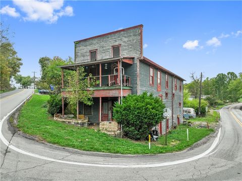 Photo of 605 Lone Pine Rd, Washington, PA 15301 (MLS # 1724112)