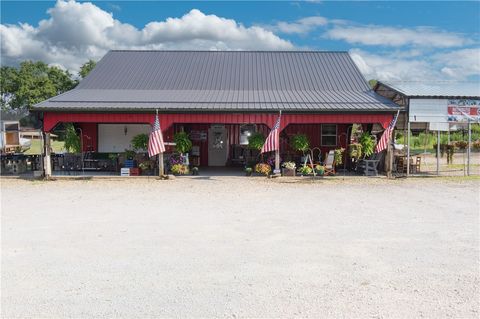 911 New Castle Rd Slippery Rock Twp PA 16057