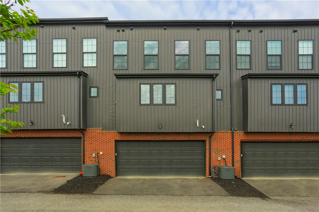 204 Main St