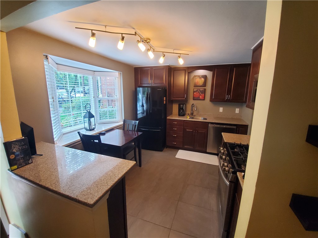 23 Hiland Valley Dr