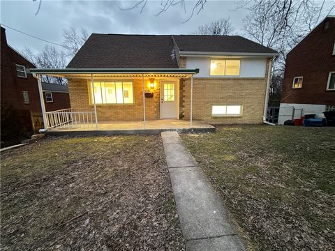 Photo of 7720 Mark Dr, Penn Hills, PA 15147 (MLS # 1735464)