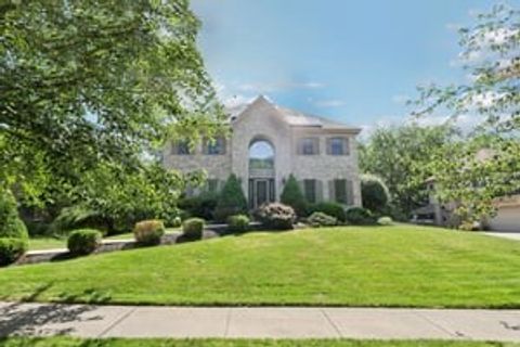 Photo of 403 Worth Court, Cranberry Twp, PA 16066 (MLS # 1724192)