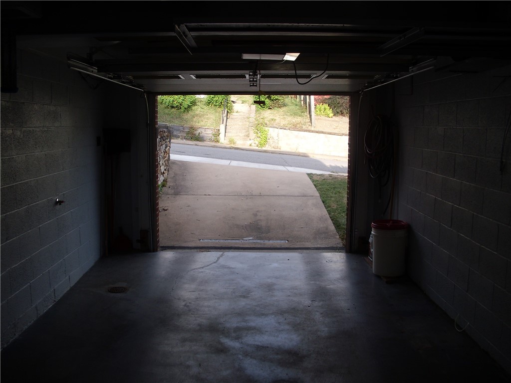 Canonsburg, Pennsylvania 15317, United States, 2 Bedrooms Bedrooms, ,2 BathroomsBathrooms,Residential,Active,212022