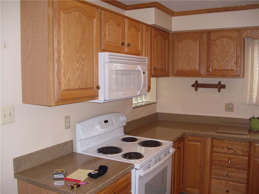 Canonsburg, Pennsylvania 15317, United States, 2 Bedrooms Bedrooms, ,2 BathroomsBathrooms,Residential,Active,212022