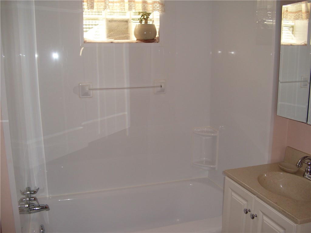 Canonsburg, Pennsylvania 15317, United States, 2 Bedrooms Bedrooms, ,2 BathroomsBathrooms,Residential,Active,212022