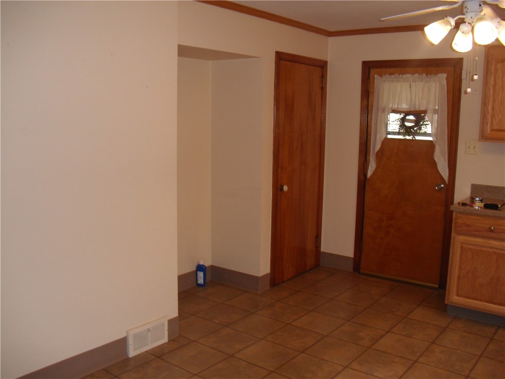 Canonsburg, Pennsylvania 15317, United States, 2 Bedrooms Bedrooms, ,2 BathroomsBathrooms,Residential,Active,212022