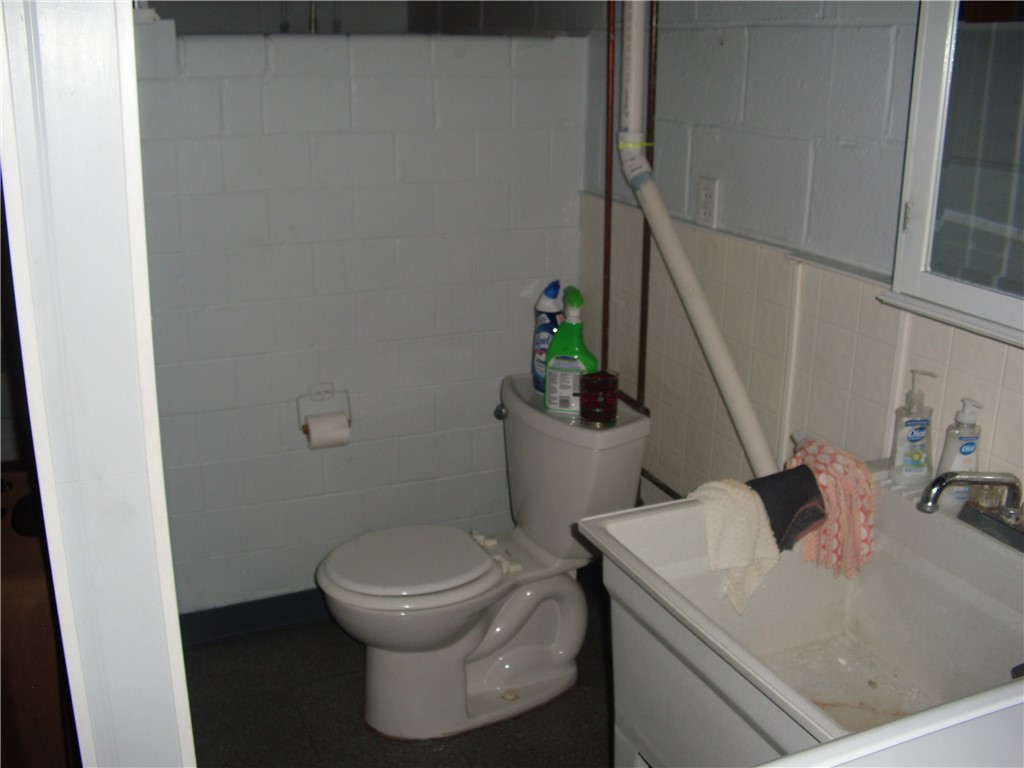 Canonsburg, Pennsylvania 15317, United States, 2 Bedrooms Bedrooms, ,2 BathroomsBathrooms,Residential,Active,212022