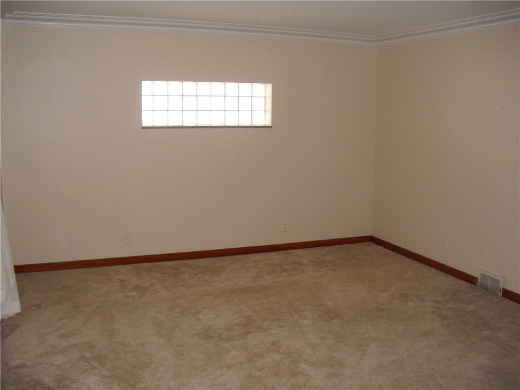 Canonsburg, Pennsylvania 15317, United States, 2 Bedrooms Bedrooms, ,2 BathroomsBathrooms,Residential,Active,212022