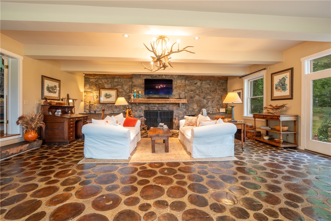 127 Mountain Road