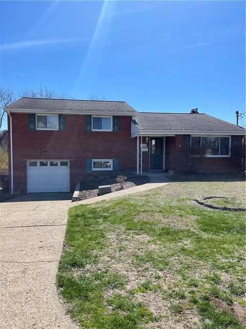 Photo of 1419 Cardinal Dr, Pittsburgh, PA 15243 (MLS # 1745543)