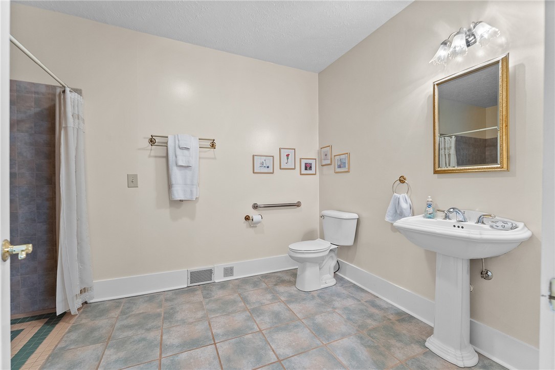 534 N Main St, Masontown, Pennsylvania image 23