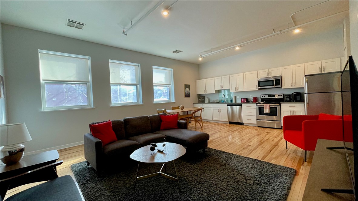 Lawrenceville, Pennsylvania 15201, United States, 2 Bedrooms Bedrooms, ,2 BathroomsBathrooms,Residential,Active,16996