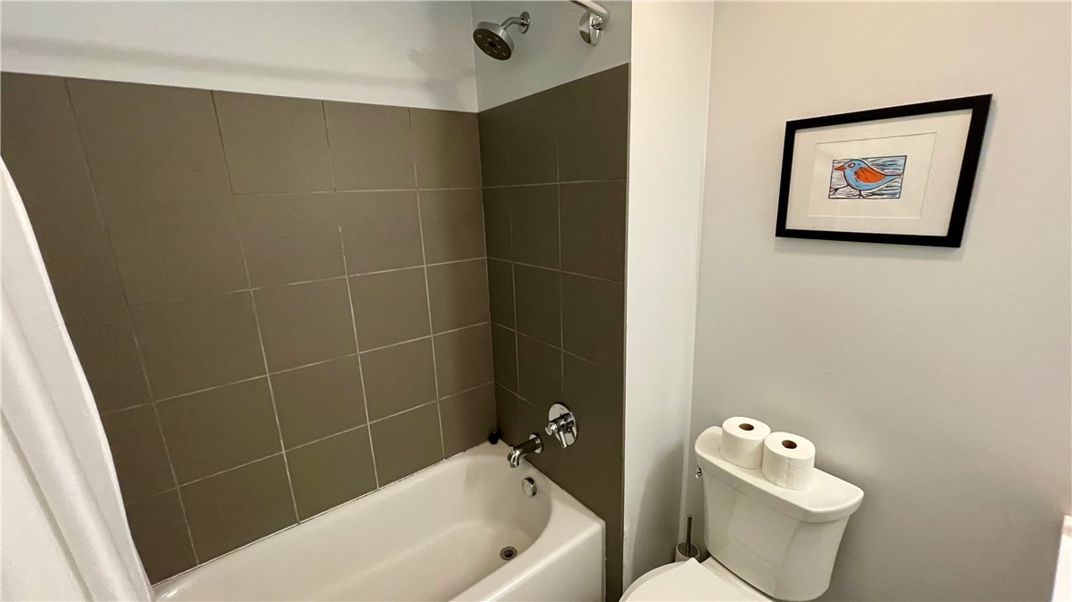 Lawrenceville, Pennsylvania 15201, United States, 2 Bedrooms Bedrooms, ,2 BathroomsBathrooms,Residential,Active,16996