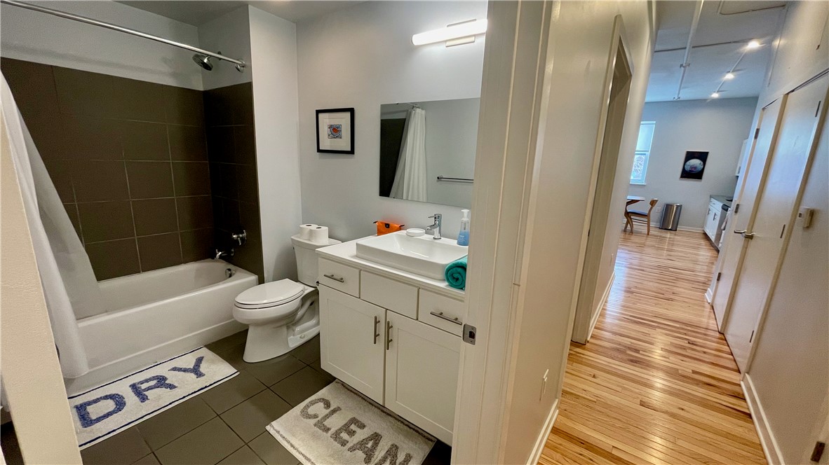 Lawrenceville, Pennsylvania 15201, United States, 2 Bedrooms Bedrooms, ,2 BathroomsBathrooms,Residential,Active,16996