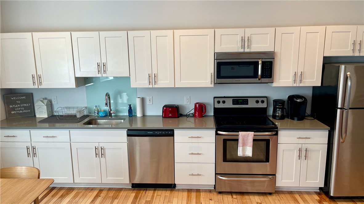 Lawrenceville, Pennsylvania 15201, United States, 2 Bedrooms Bedrooms, ,2 BathroomsBathrooms,Residential,Active,16996