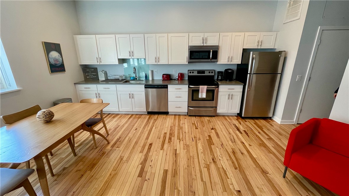Lawrenceville, Pennsylvania 15201, United States, 2 Bedrooms Bedrooms, ,2 BathroomsBathrooms,Residential,Active,16996