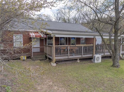 Photo of 2510 Lincoln Blvd, Elizabeth, PA 15037 (MLS # 1749762)