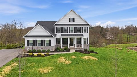 Photo of 4001 Cross Creek Cir, Valencia, PA 16059 (MLS # 1748918)