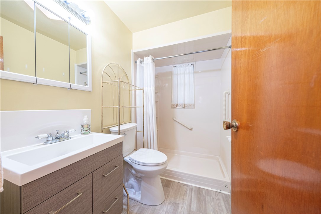 Bridgeville, Pennsylvania 15017, United States, 2 Bedrooms Bedrooms, ,2 BathroomsBathrooms,Residential,Contingent,194251