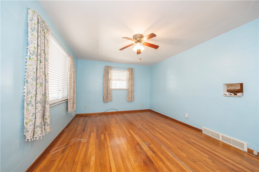 Bridgeville, Pennsylvania 15017, United States, 2 Bedrooms Bedrooms, ,2 BathroomsBathrooms,Residential,Contingent,194251