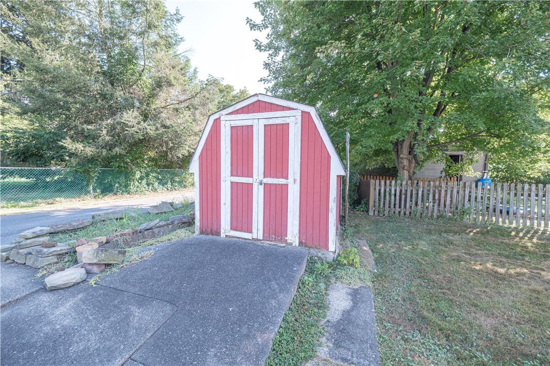 Bridgeville, Pennsylvania 15017, United States, 2 Bedrooms Bedrooms, ,2 BathroomsBathrooms,Residential,Contingent,194251