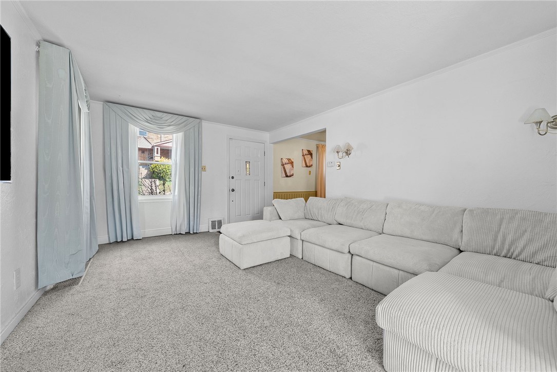 109 Kaplan Ave