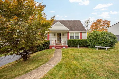 Photo of 3082 Piney Bluff Dr, South Park, PA 15129 (MLS # 1727085)