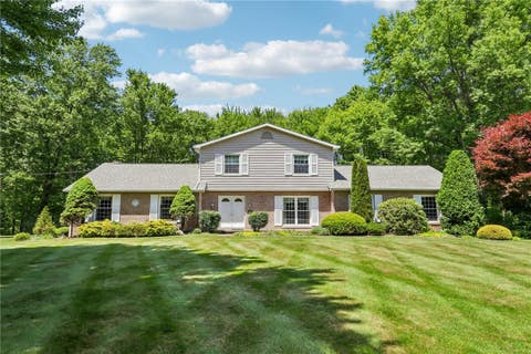 Photo of 757 Enterprise Rd, Grove City, PA 16127 (MLS # 1759632)