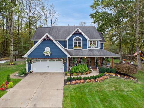 Photo of 402 Ashwood Ct, Greensburg, PA 15601 (MLS # 1725653)