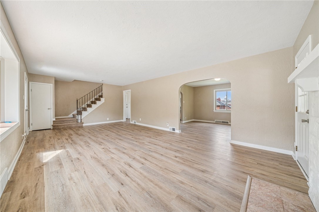 246 Hudson Ave