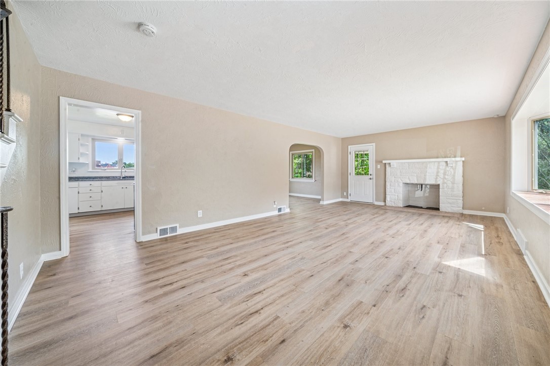 246 Hudson Ave