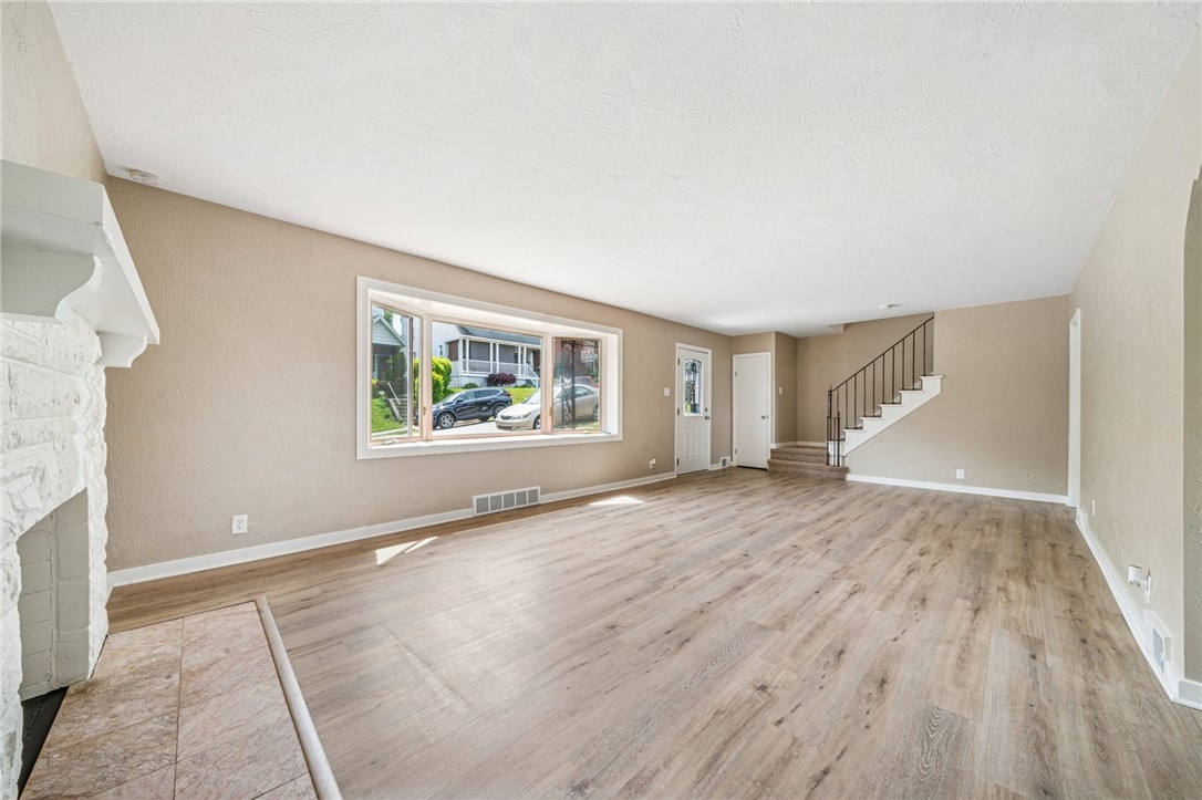 246 Hudson Ave