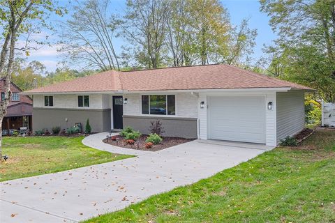 302 Mckinney Dr Moon/Crescent Twp PA 15108