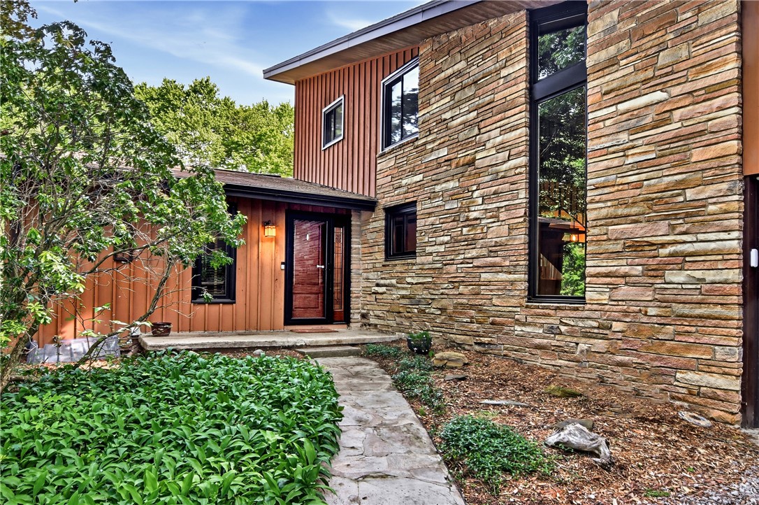 1525 Old State Rd