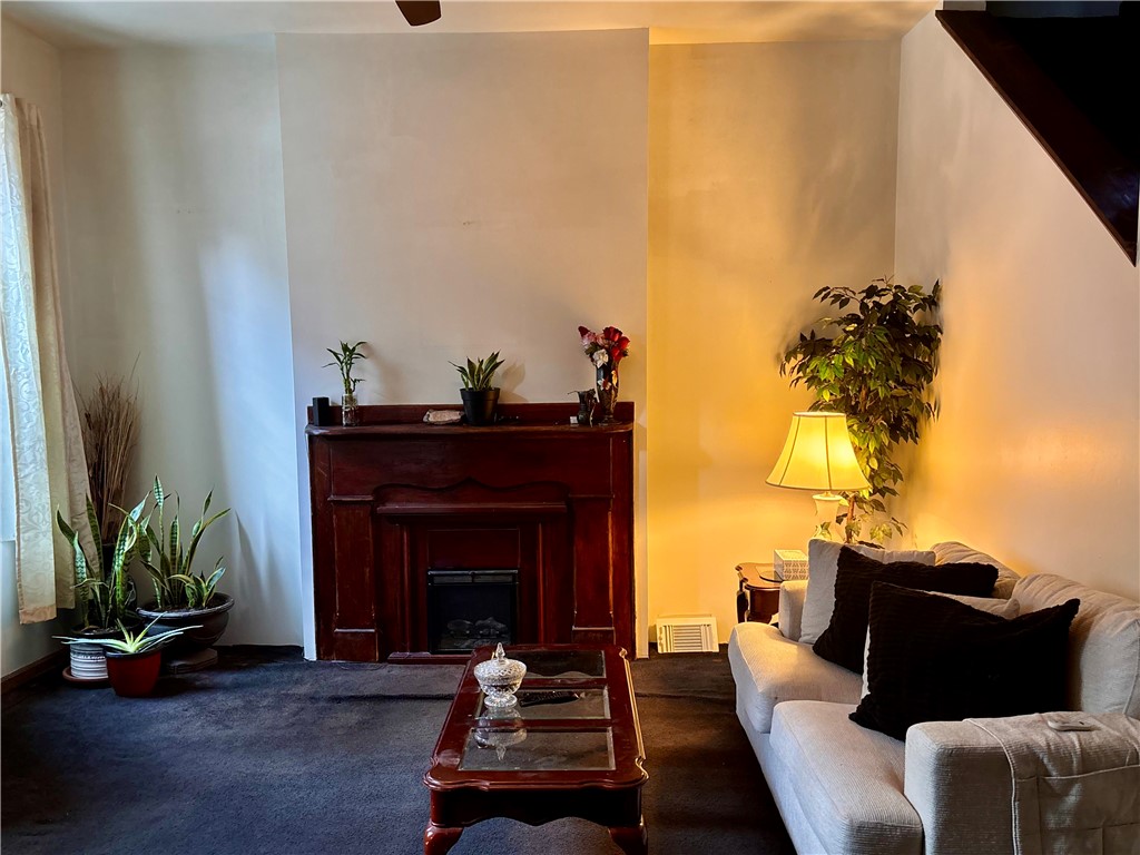 Central North Side, Pennsylvania 15212, United States, 3 Bedrooms Bedrooms, ,2 BathroomsBathrooms,Residential,Active,189388