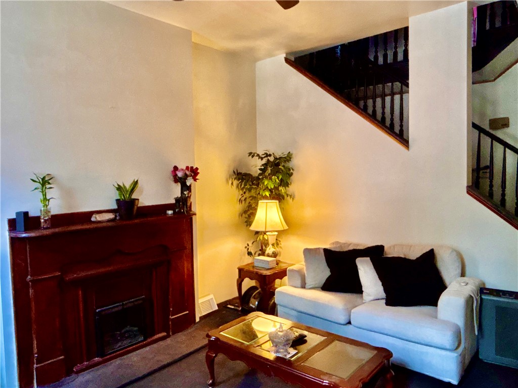 Central North Side, Pennsylvania 15212, United States, 3 Bedrooms Bedrooms, ,2 BathroomsBathrooms,Residential,Active,189388